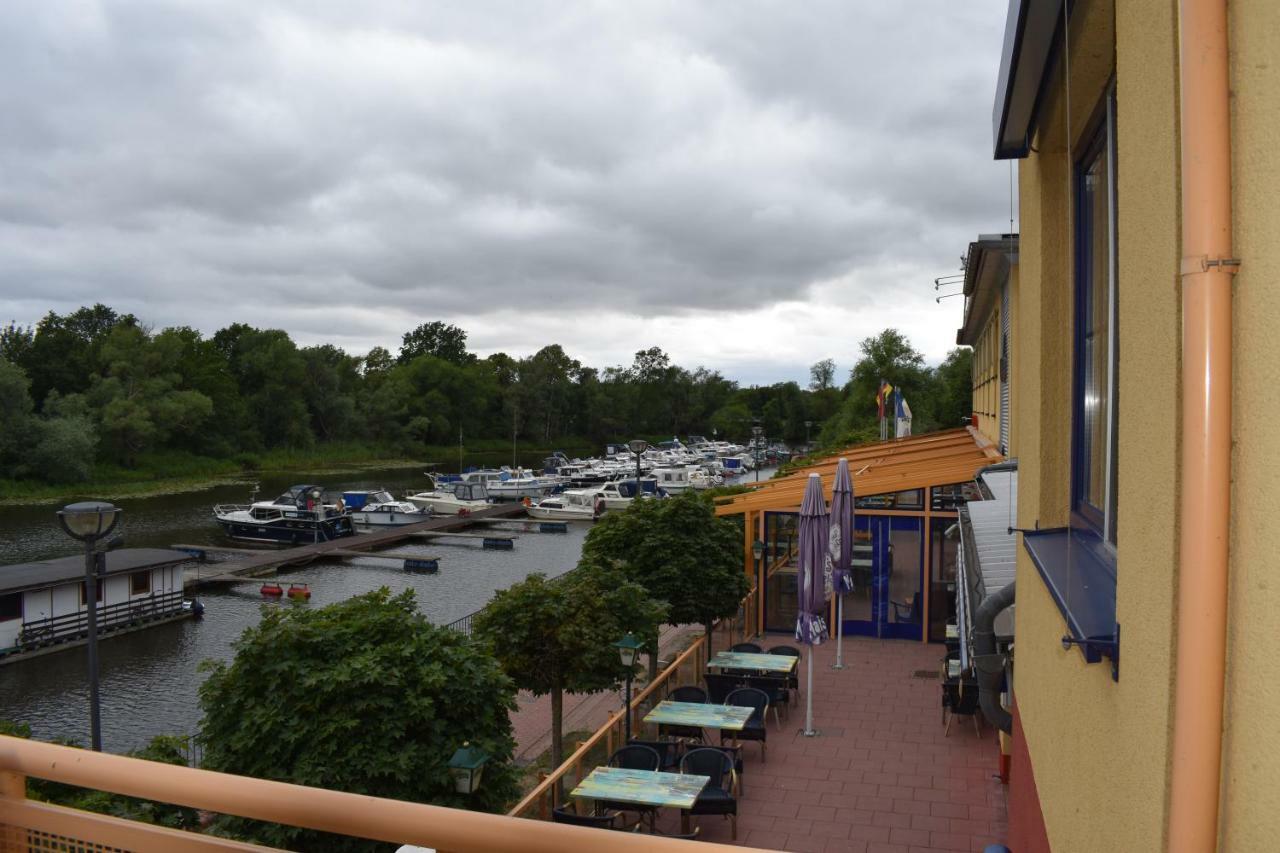 Hotel garni Am Hafen Havelberg Exterior foto